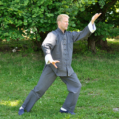 Alexander Sembritzki, Tai Chi Form; Foto: Christine Rühmer Alexander Sembritzki, Tai Chi Form; Foto: Christine Rühmer